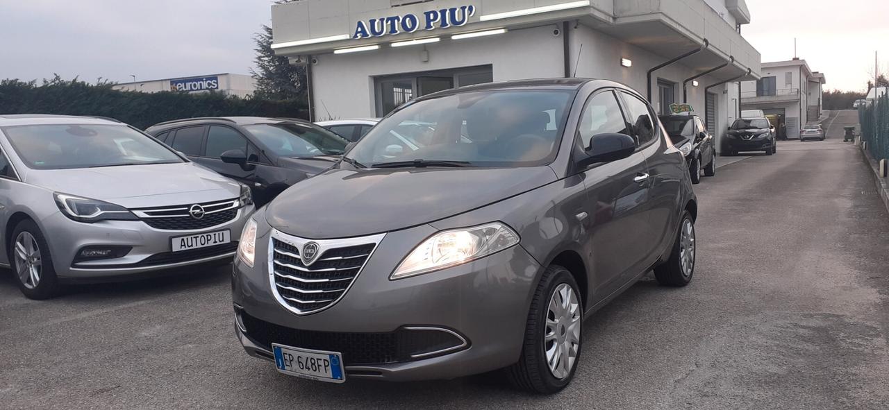 Lancia Ypsilon 1.3 MJT 95 CV 5 porte Silver - Garanzia