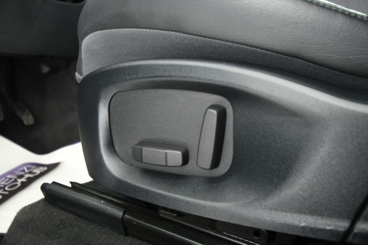 JAGUAR F-Pace 2.0d i4 Portfolio 180cv auto TETTO PANO+CAMERA+APP CONNECT