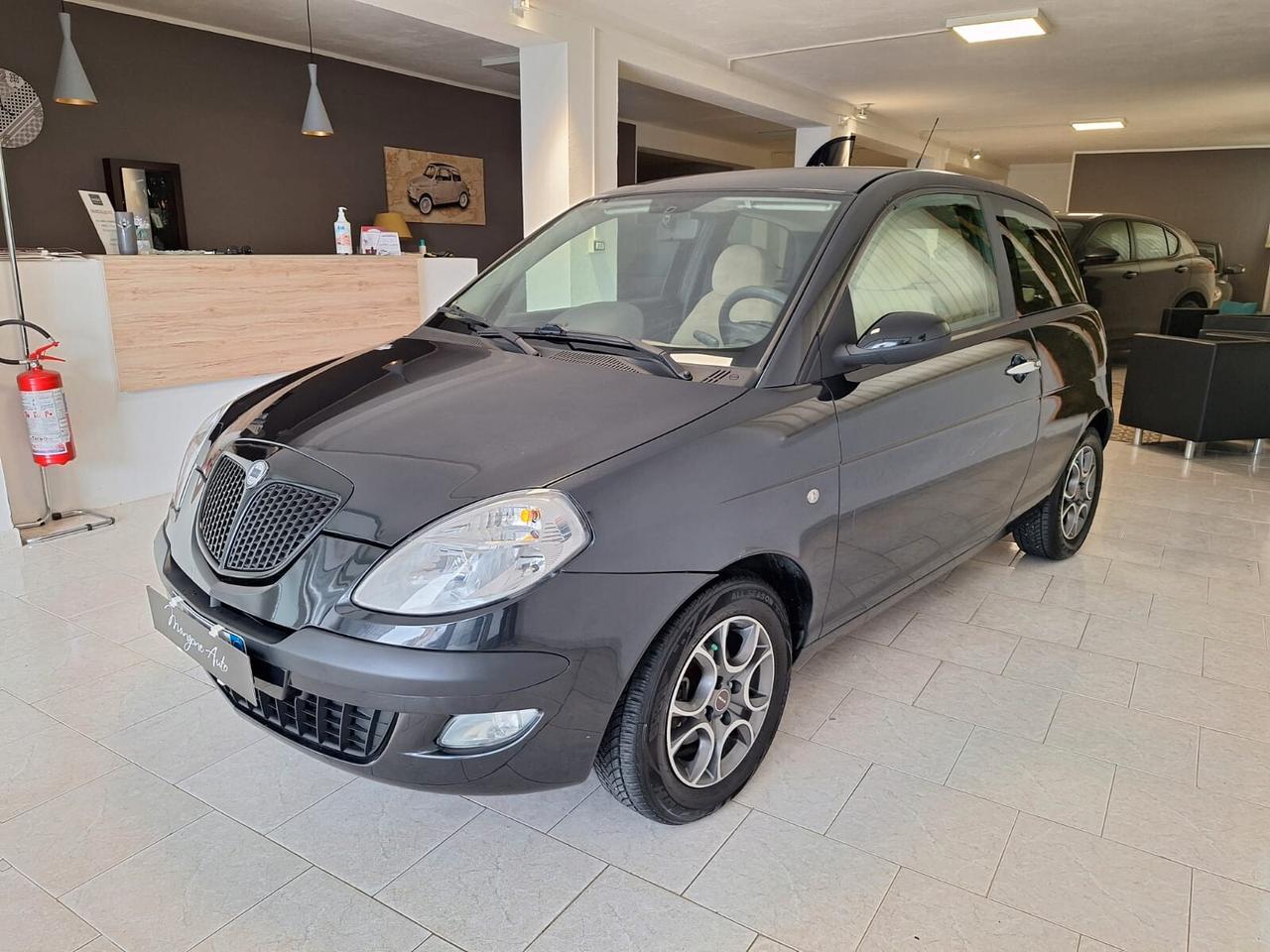 Lancia Ypsilon 1.2 Argento - OK NEOPATENTATI