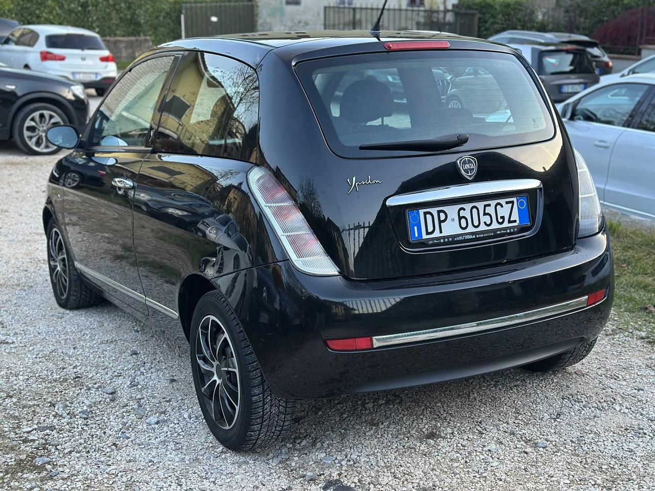 Lancia YPSILON 1.2 NEOPAT KMCERT