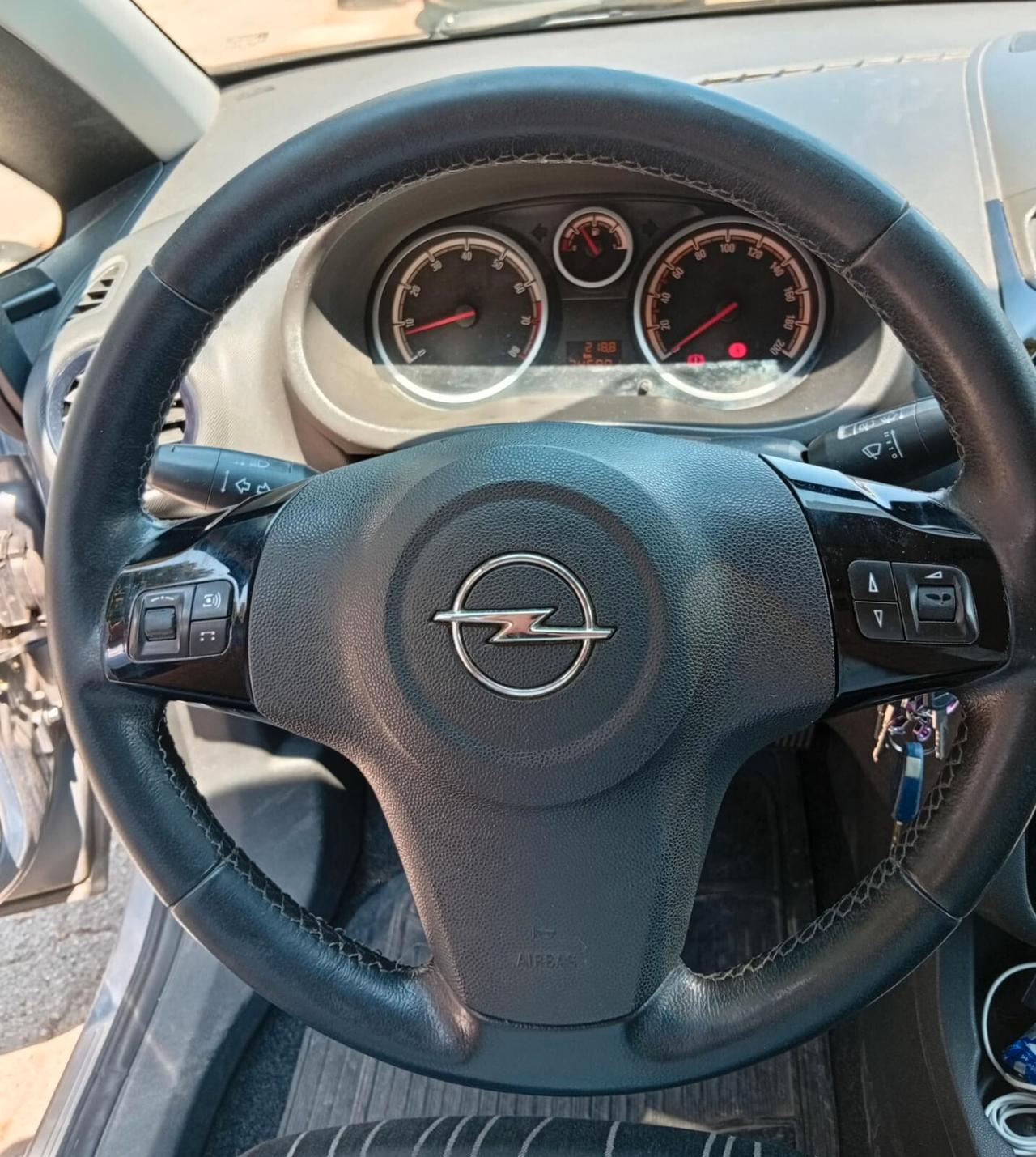 Opel Corsa 1.2 80CV 5 porte GPL