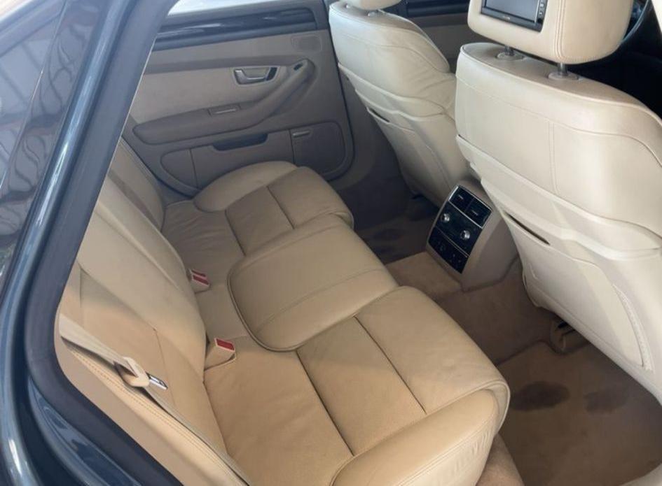 Audi A8 4.2 V8 quattro tiptronic