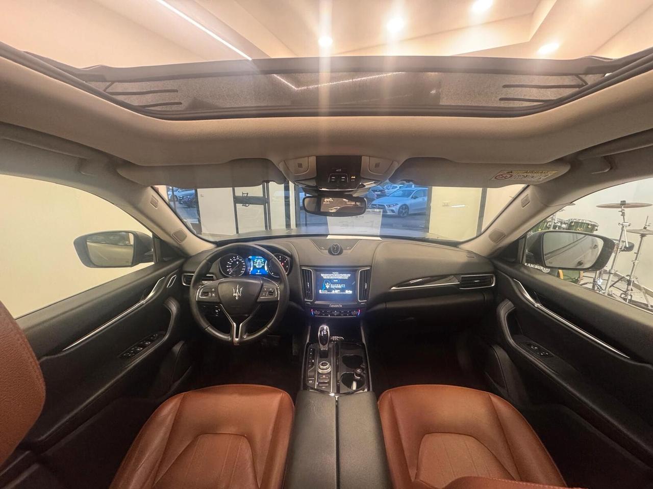 Maserati Levante 275CV TETTO 2017 IVA ESP