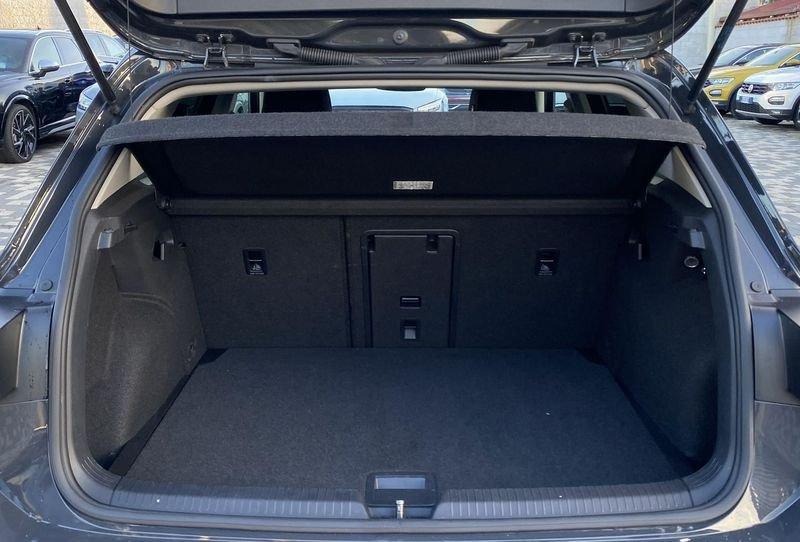 Volkswagen Golf 8 2.0 TDI LIFE 115CV