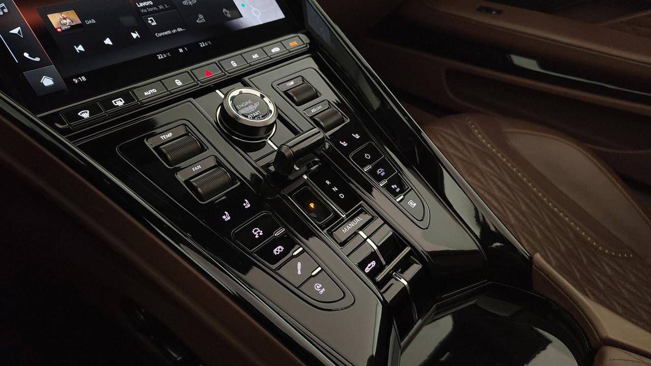 ASTON MARTIN DB12 Volante 4.0 V8 auto