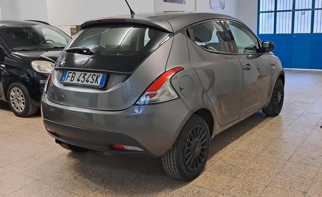 Lancia Ypsilon 1.2 69 CV 5p
