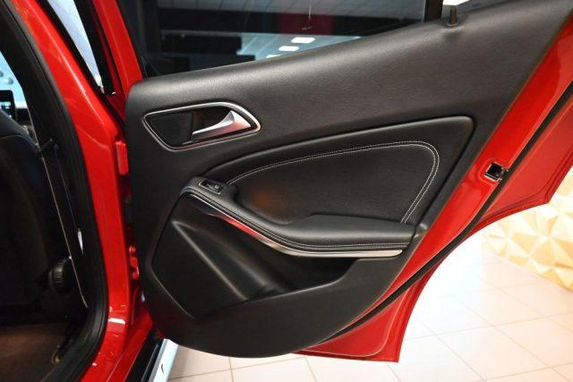 MERCEDES-BENZ GLA 200 PREMIUM AMG AUTO TETTO CAM PELLE LED 19"STRAFULL!!