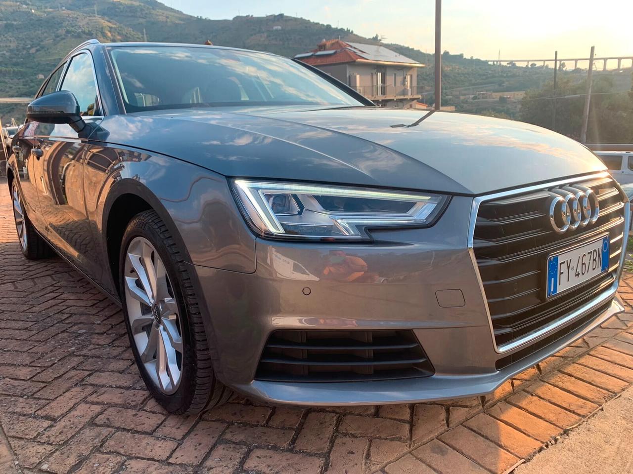 Audi A4 Avant 30 TDI S tronic Business