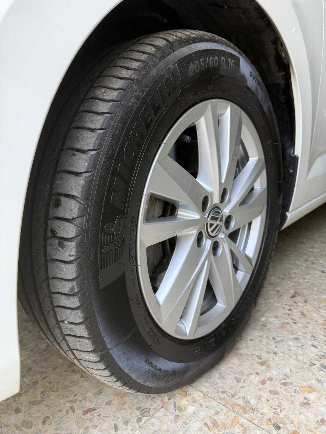 Volkswagen Touran 2.0 TDI DSG 2020