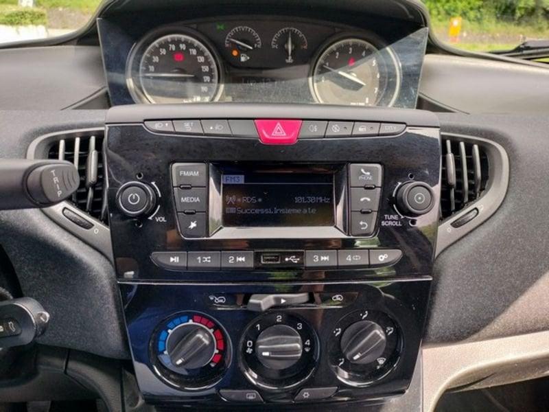 Lancia Ypsilon 1.2 69 CV 5 porte Elefantino Blu