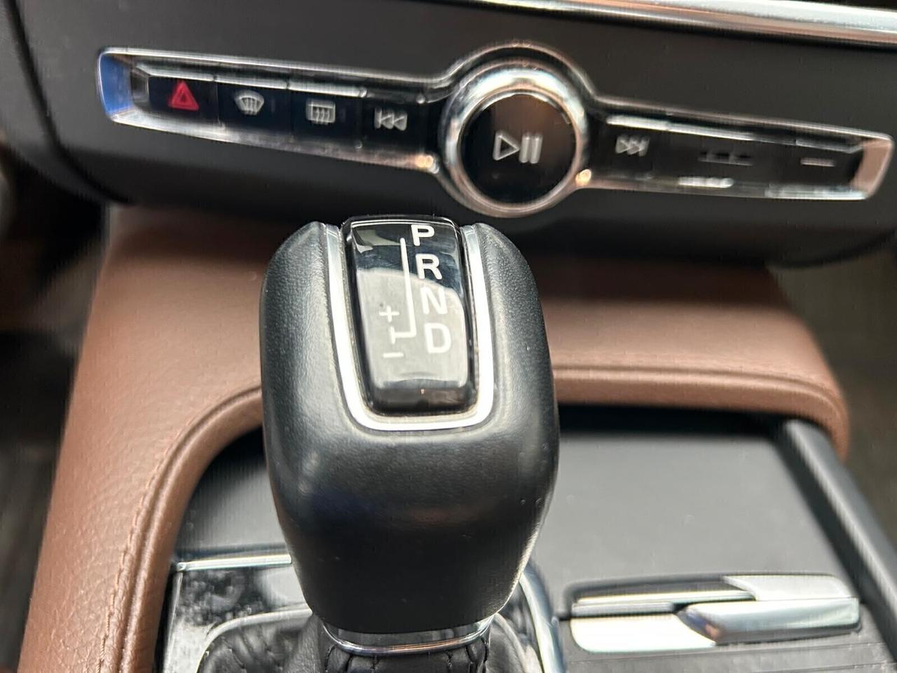 Volvo V90 MOMENTUM D4 AWD Geartronic BUSINESS