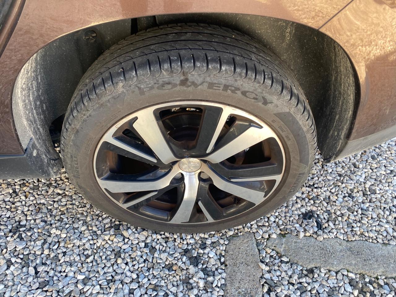 Peugeot 2008 1.6 e-HDi 115 CV Stop&Start Allure