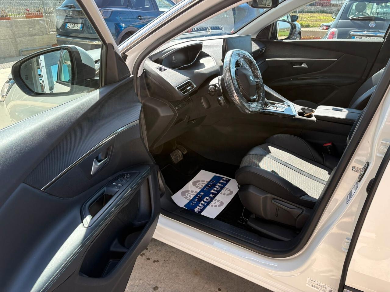 Peugeot 3008 BlueHDi 130 S&S EAT8 Active Pack