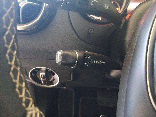 MERCEDES-BENZ GLA 200 d Automatic Premium