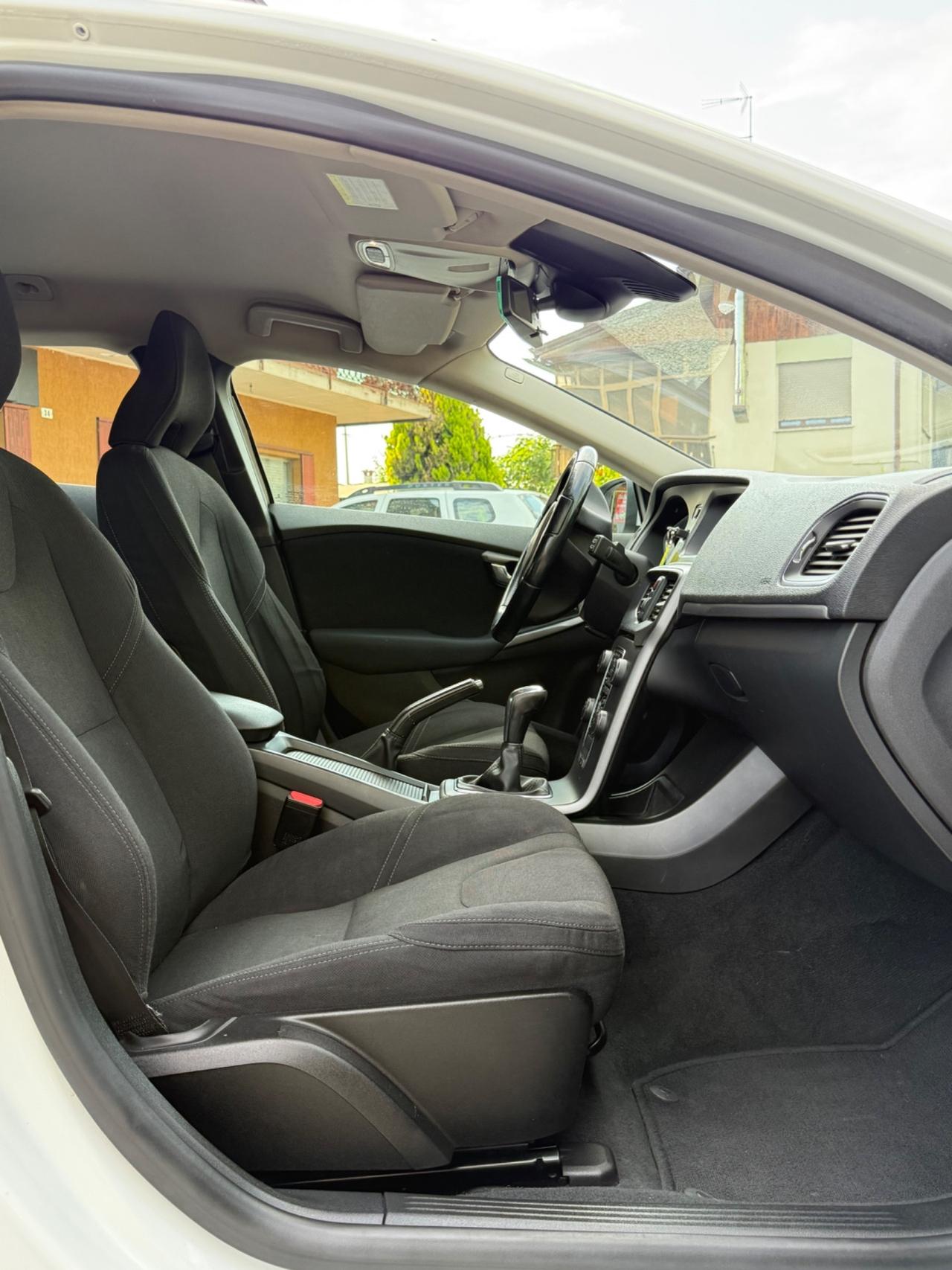 Volvo V40 D2 1.6 Summum