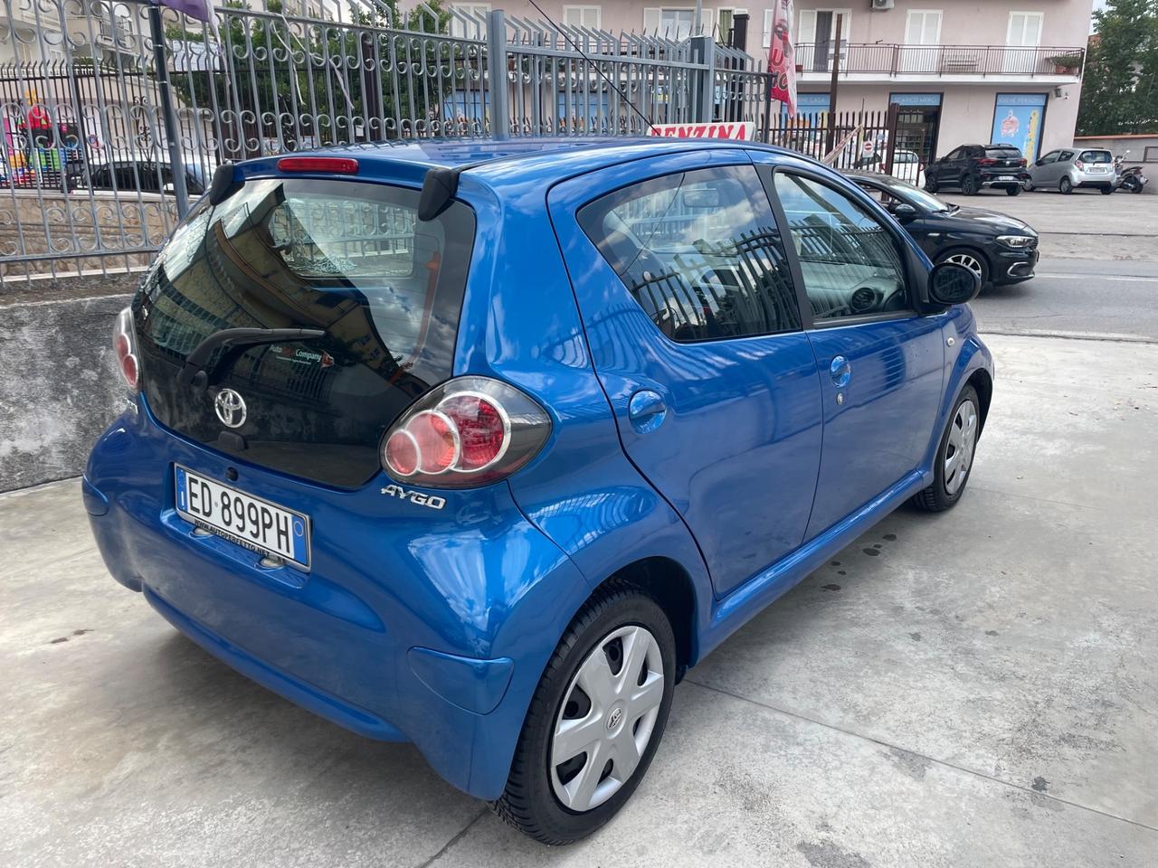 Toyota Aygo 1.0 12V VVT-i 5 porte Now Connect