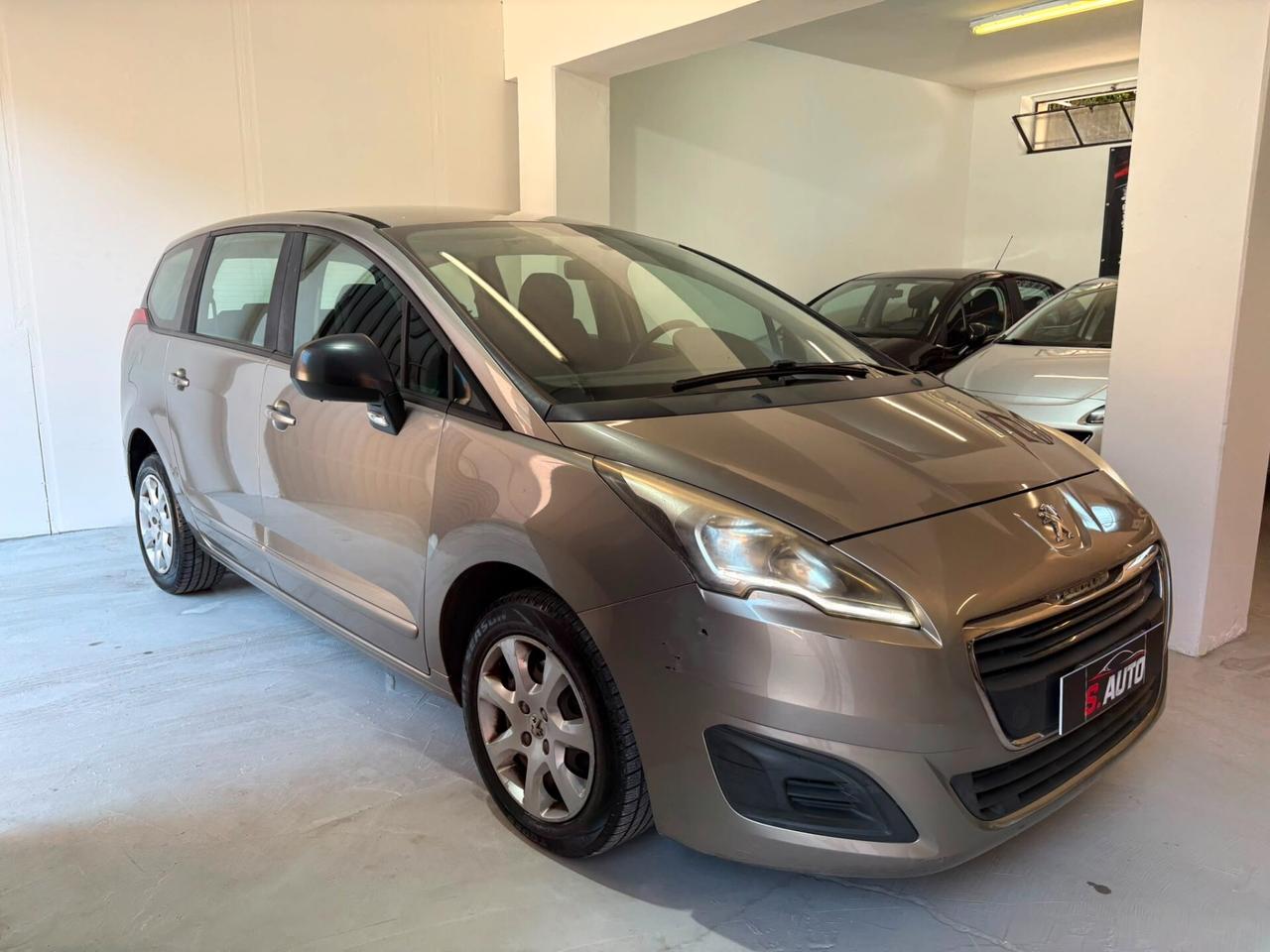 Peugeot 5008 1.6 HDi 115CV Business