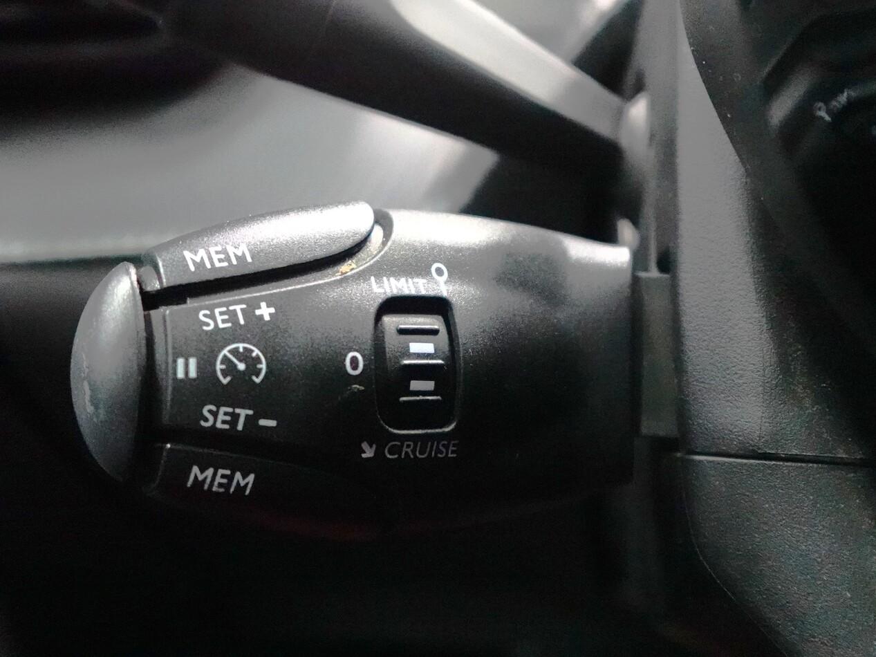 Peugeot 2008 1.2 PureTECH 100 CV ALLURE