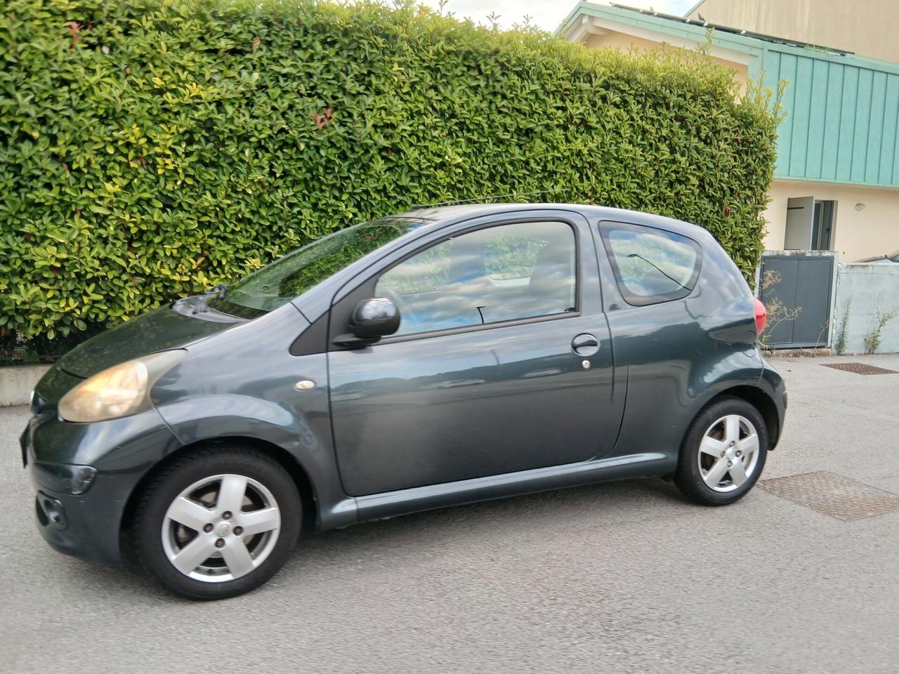 Toyota Aygo 1.0 12V VVT-i 3 porte Sol ok per neopatentati
