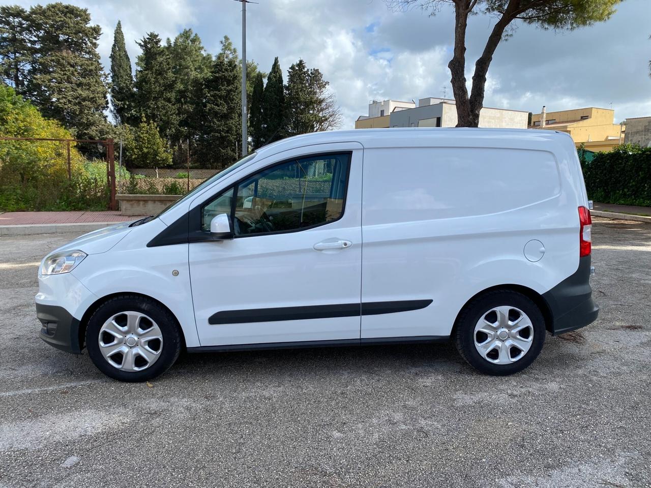 Ford Tourneo Courier 1.5 TDCI 75 CV Plus