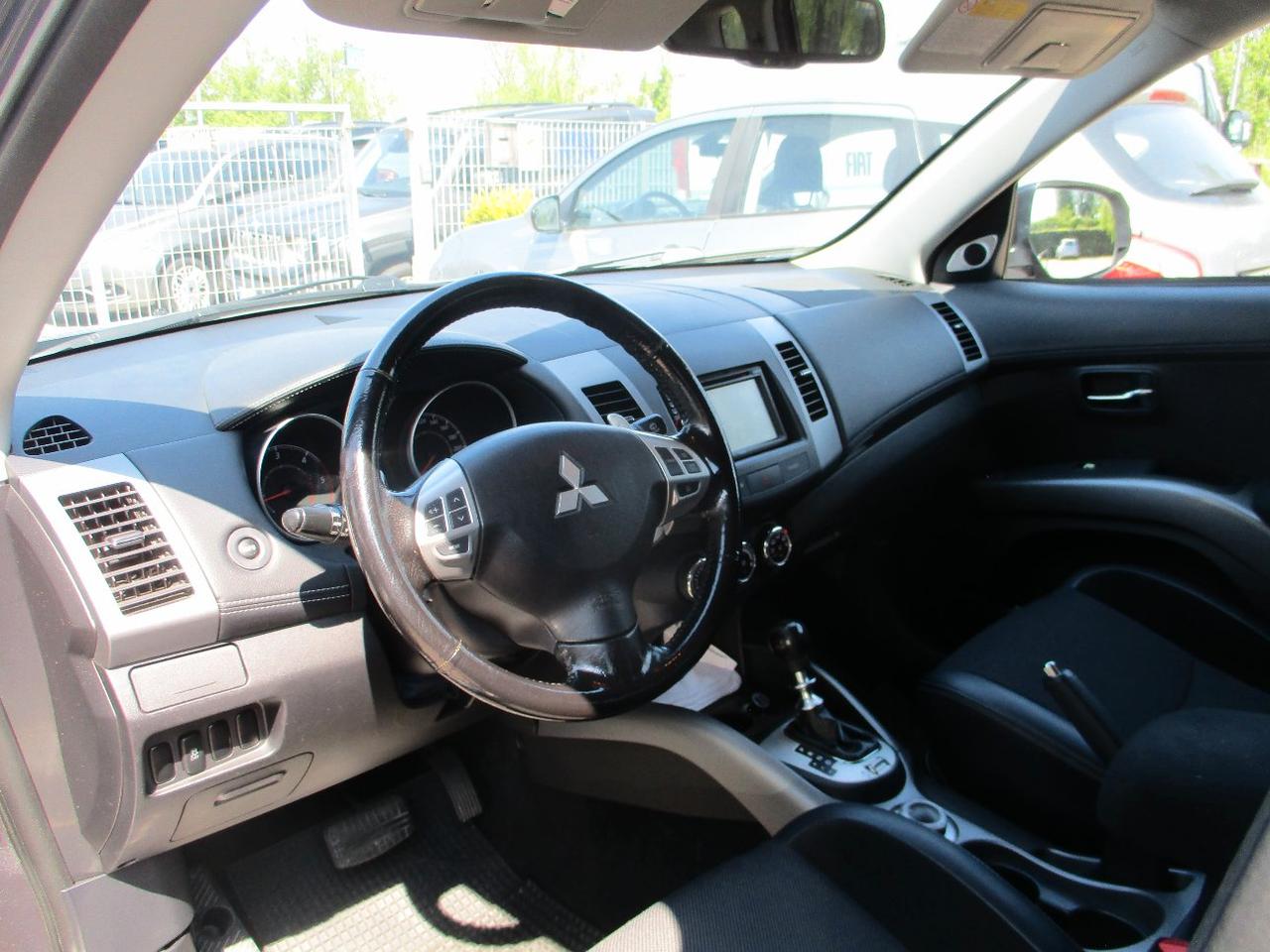 Mitsubishi Outlander 2.2 di-d Instyle 7P tc-sst - Camera/4Stagioni