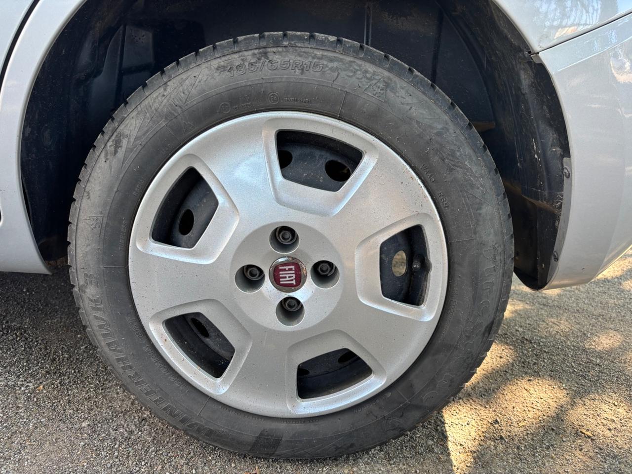 Fiat Qubo 1.3 MJT 80 CV Lounge cambio automatico