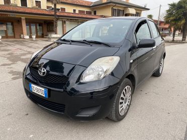 Toyota Yaris 1.0 5 porte