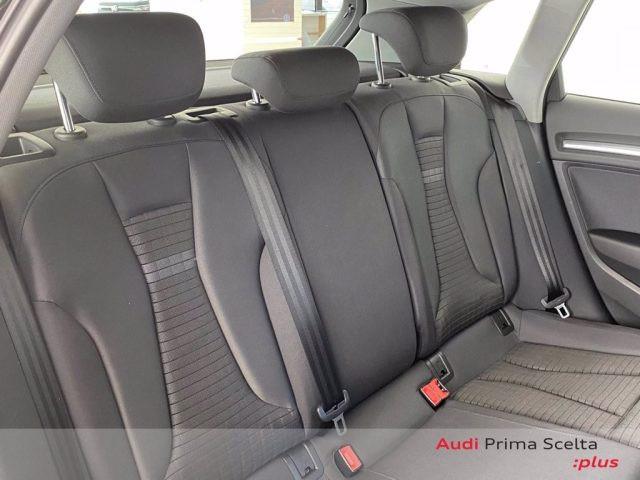 AUDI A3 Sedan 35 TDI S tronic Business 7M