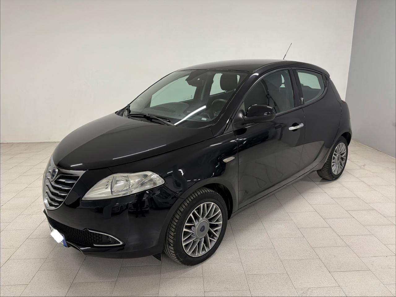 Lancia Ypsilon 0.9 TwinAir 85 CV 5 porte S&S Platinum