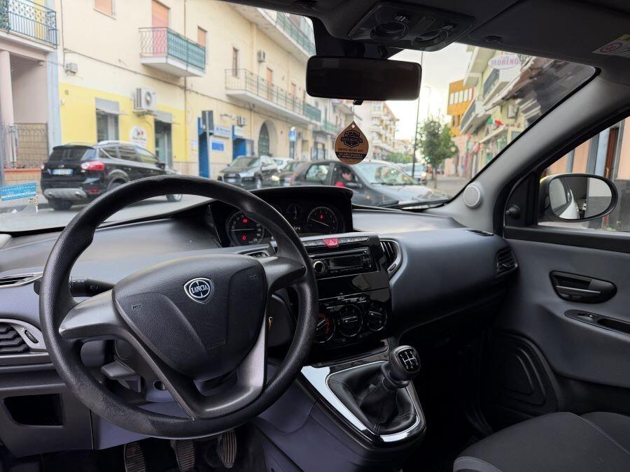 lancia ypsilon 1.2 gpl certificata uniproprietario