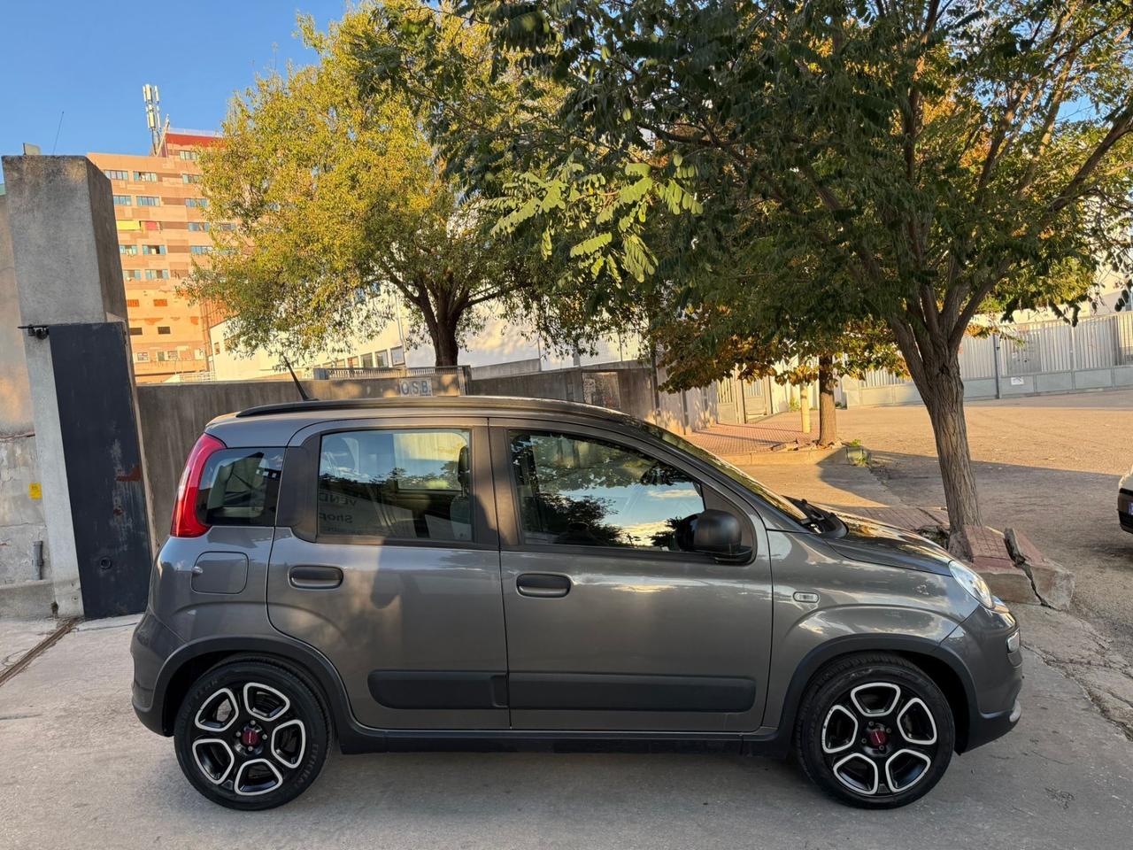 Fiat Panda KM.53.000 1.0 HYBRID NEOPATENTATI