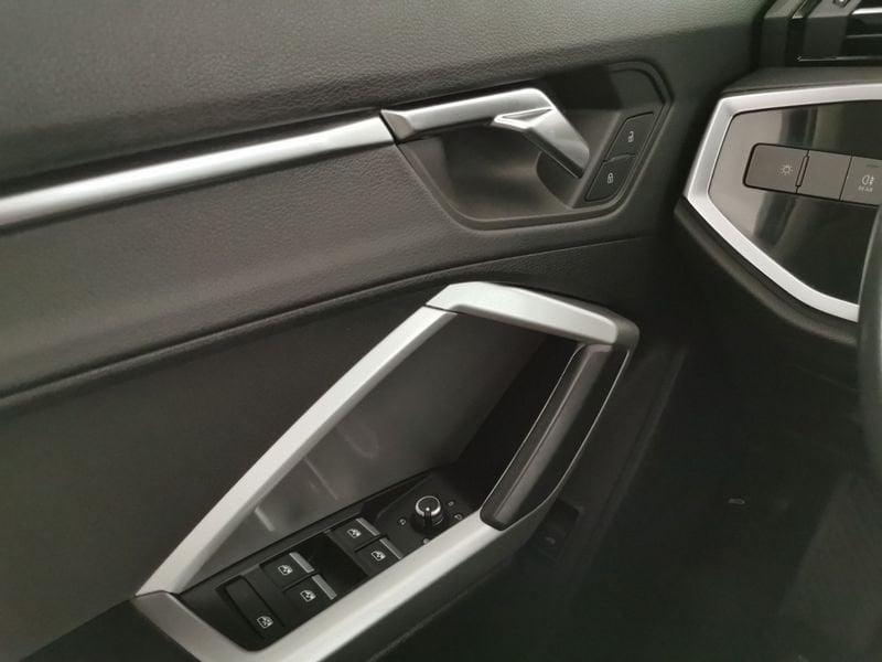 Audi Q3 40 2.0 tdi Business quattro 190cv s-tronic