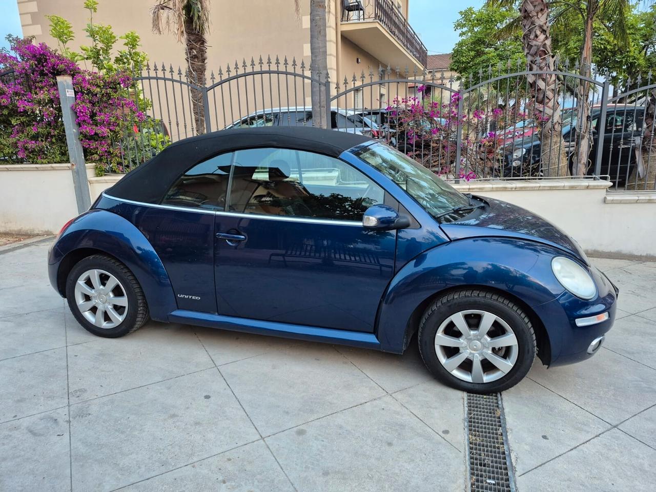 Volkswagen New Beetle 1.4 16V Cabrio