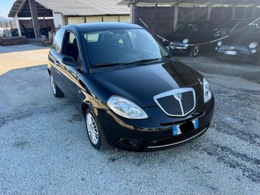 Ypsilon ecochic 1.4 benzina GPL neopatentati