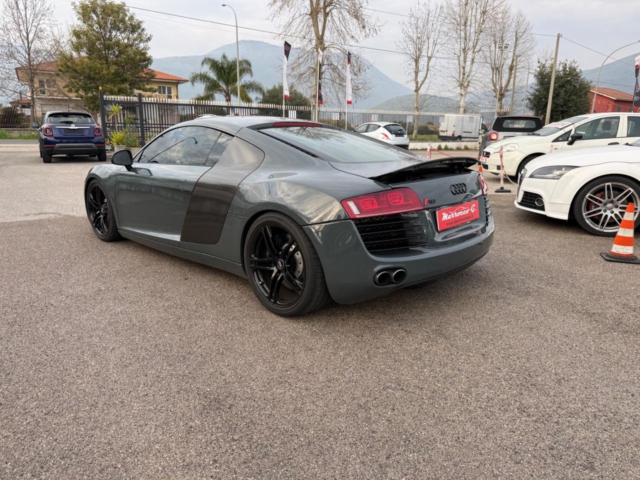 Audi R8 4.2 V8 FSI quattro R tronic