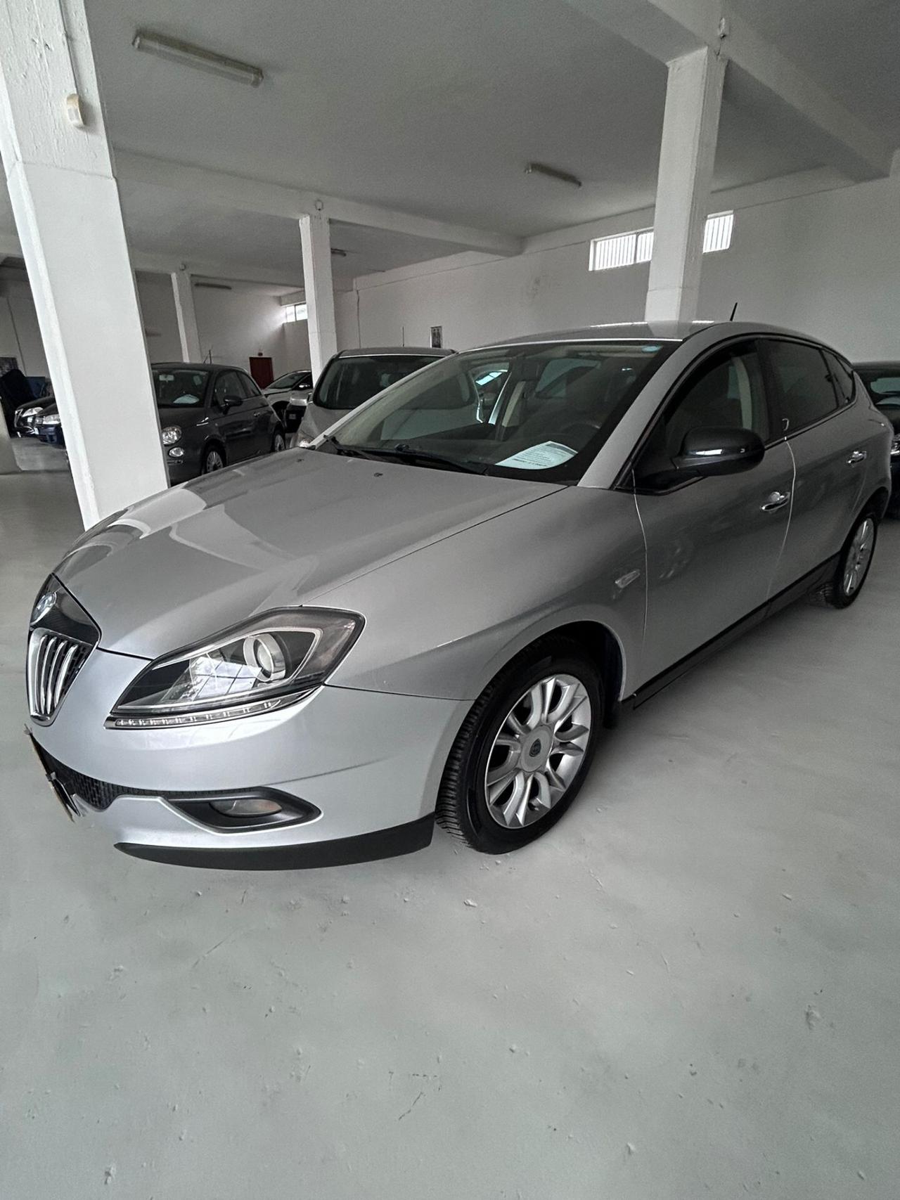 Lancia Delta 1.6 MJT DPF Argento