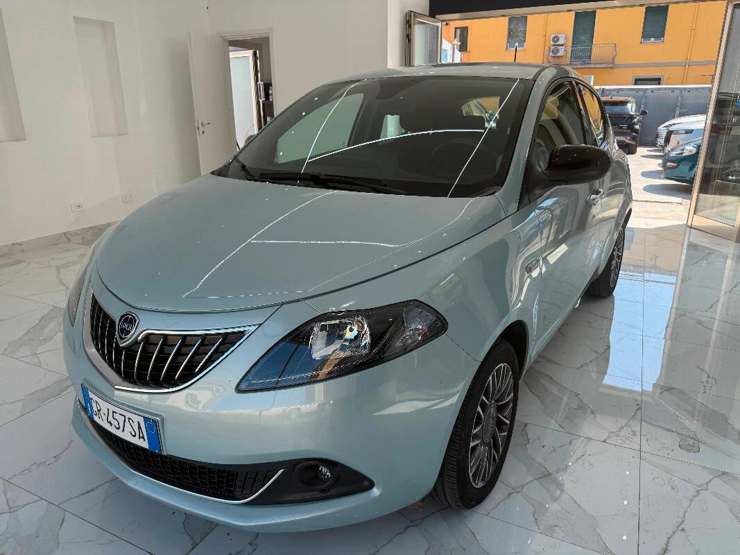 Lancia Ypsilon III LACIA YPSILON 1.0 firefly hybrid Gold s&s 70cv 5p.ti