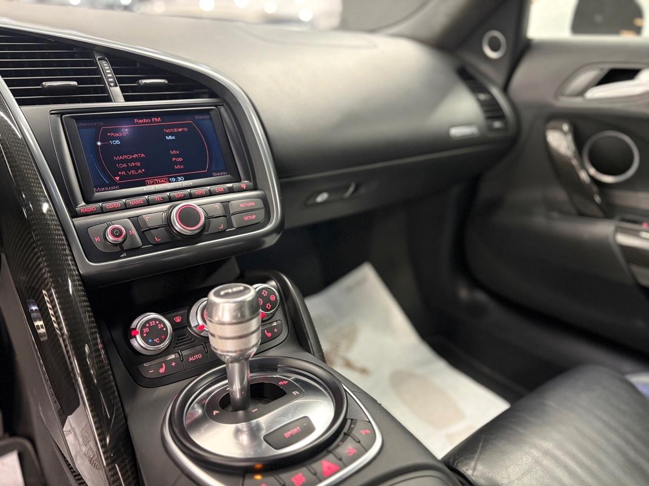 Audi R8 4.2 V8 FSI quattro R tronic