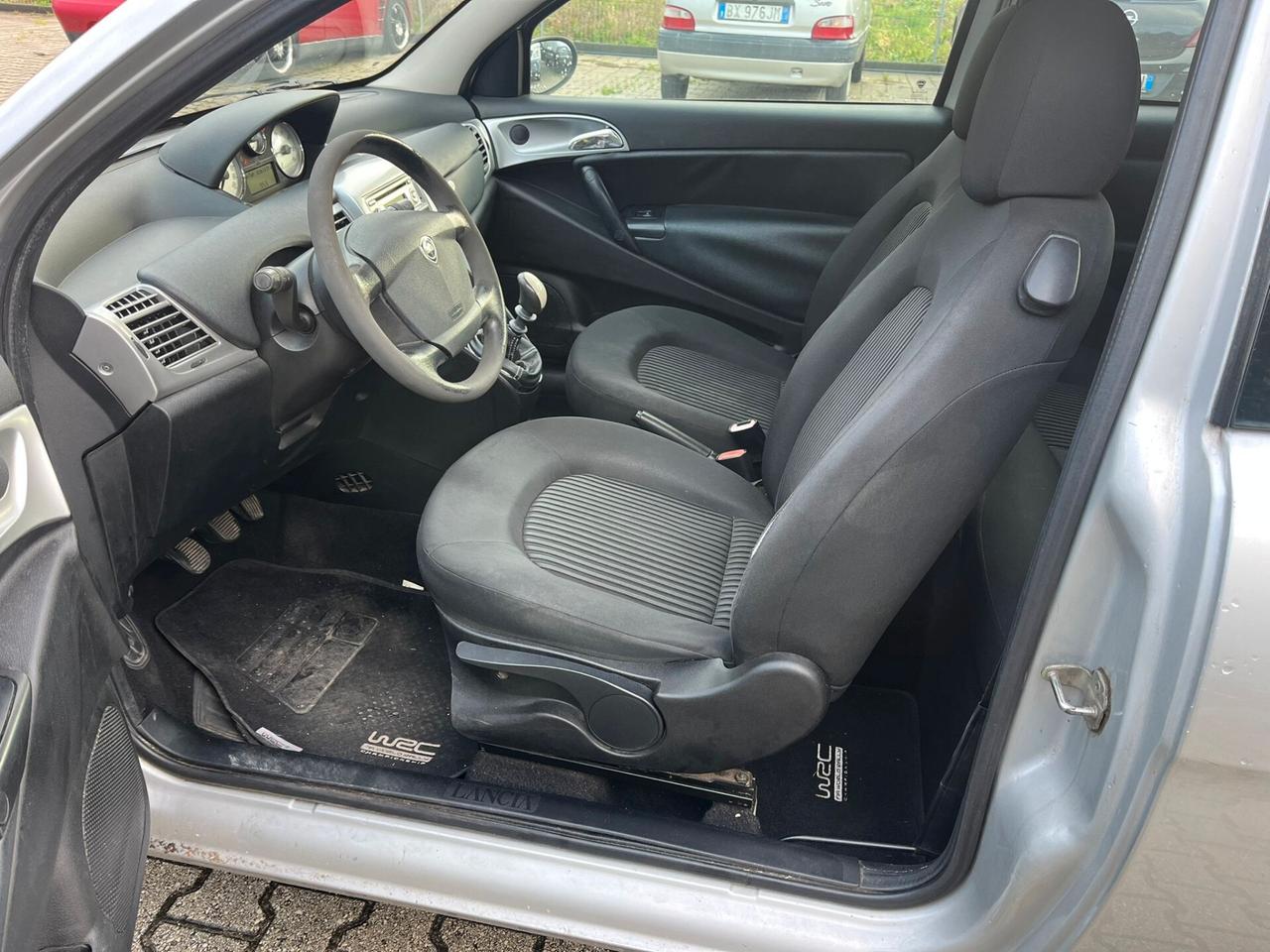 Lancia Ypsilon 1.2 Versus