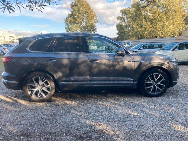 VOLKSWAGEN Touareg 3ª serie - 2019