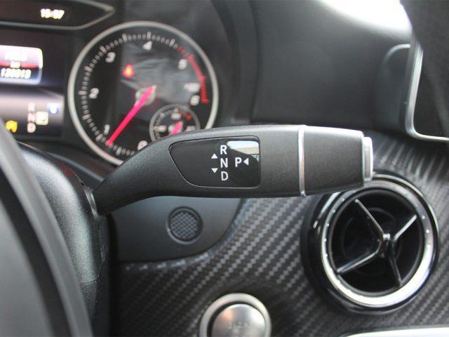 MERCEDES-BENZ GLA 200 d Automatic 4Matic Sport