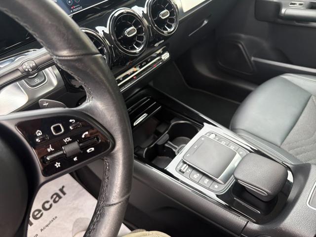 MERCEDES-BENZ GLB 180 d Automatic Business