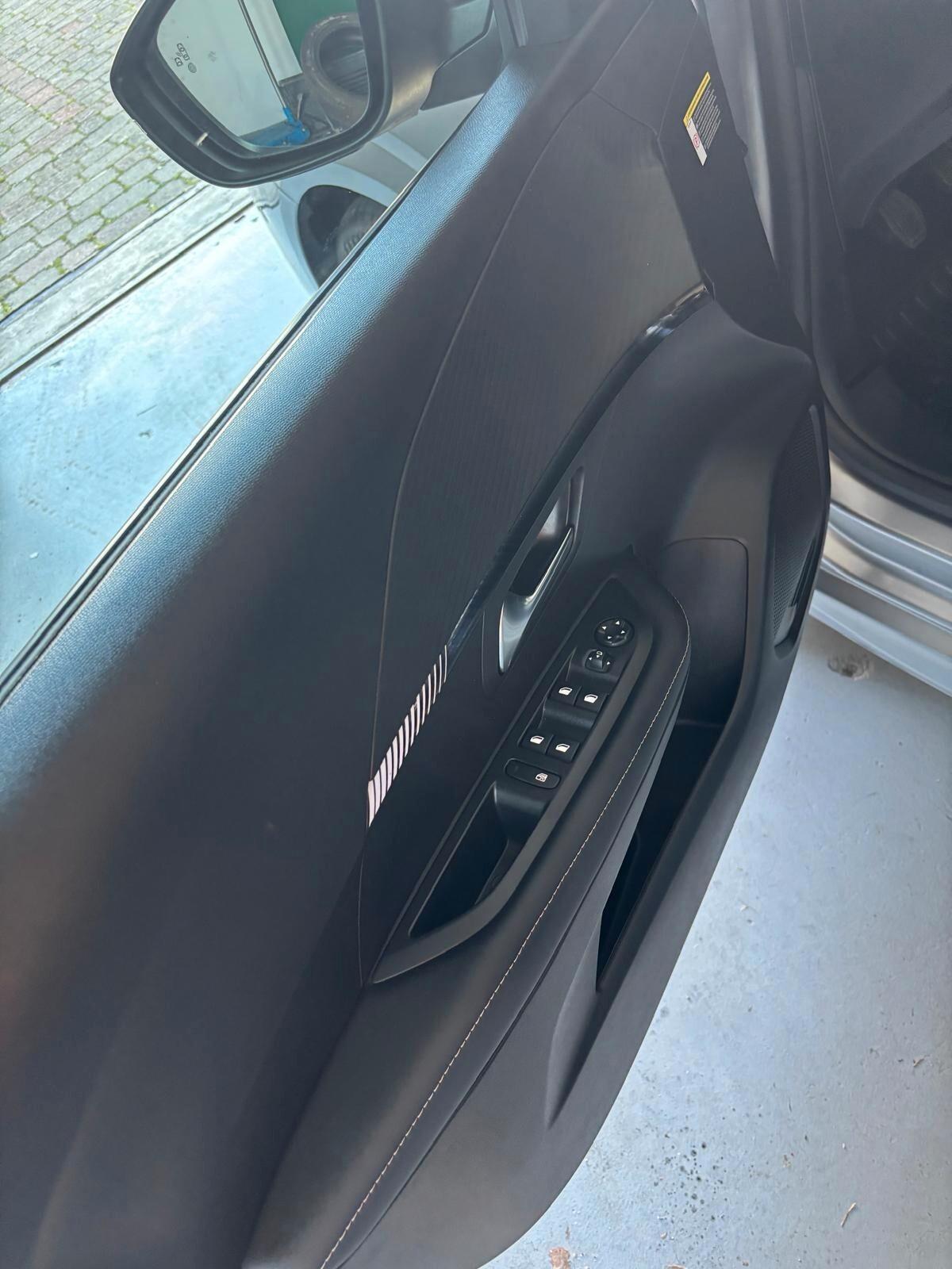 Peugeot 208 PureTech 100 Stop&Start 5 porte Allure