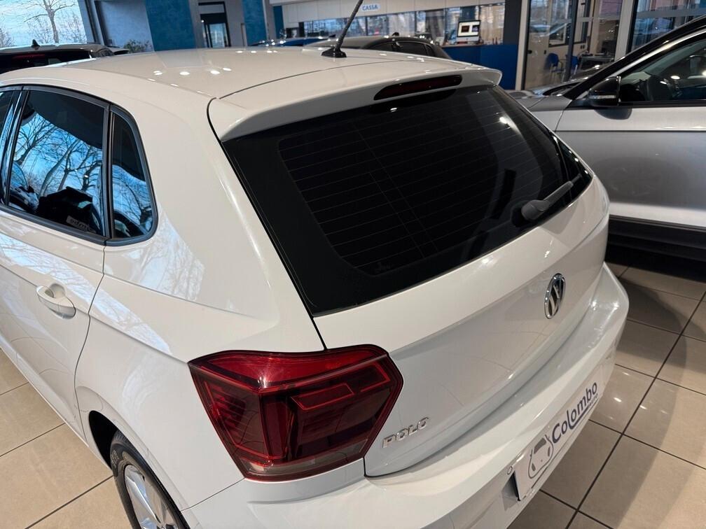 Volkswagen Polo 5p 1.0 tsi Comfortline 95cv App conn 15" Neopat