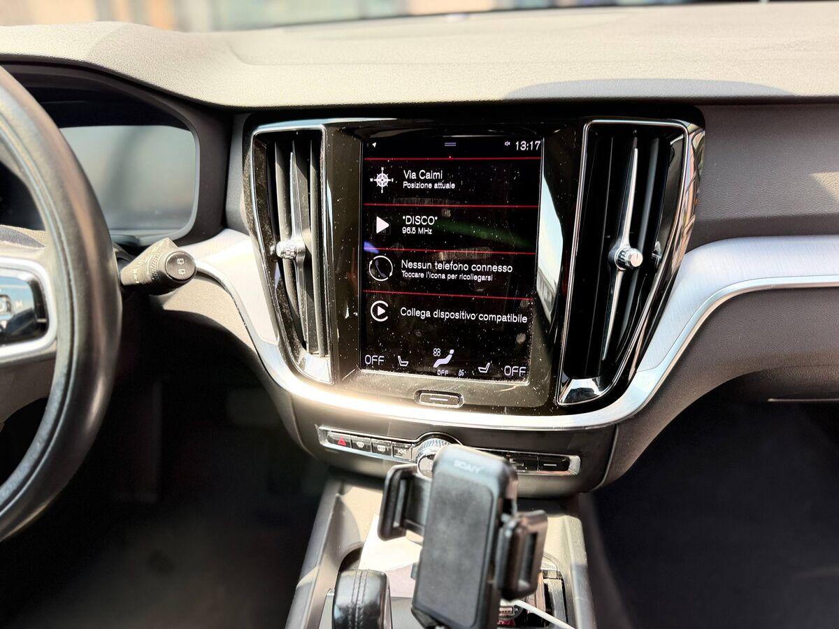 Volvo V60 2.0 b3 Momentum Business auto 8m my21