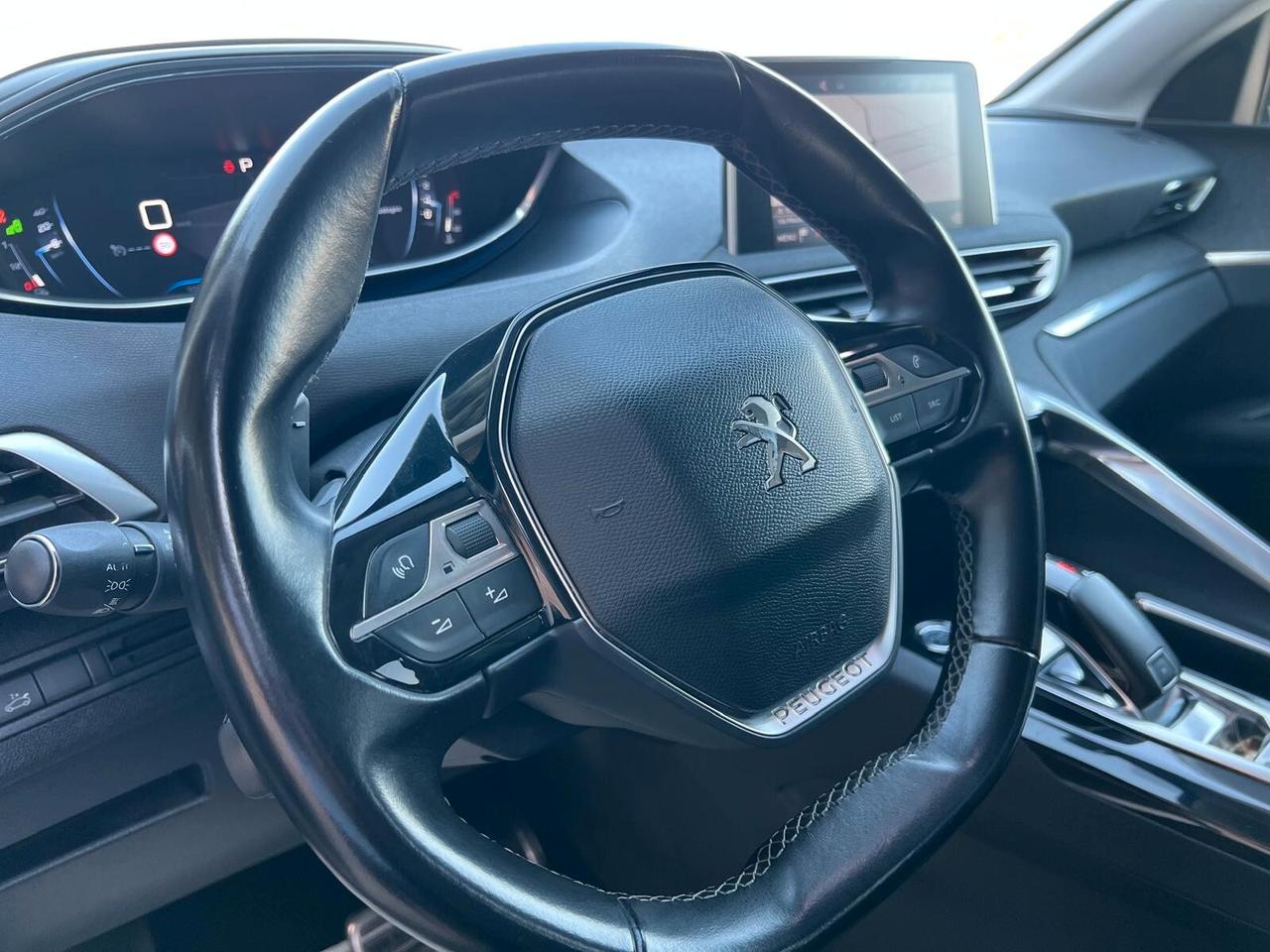 Peugeot 3008 PureTech Turbo 130 GT Line strafull