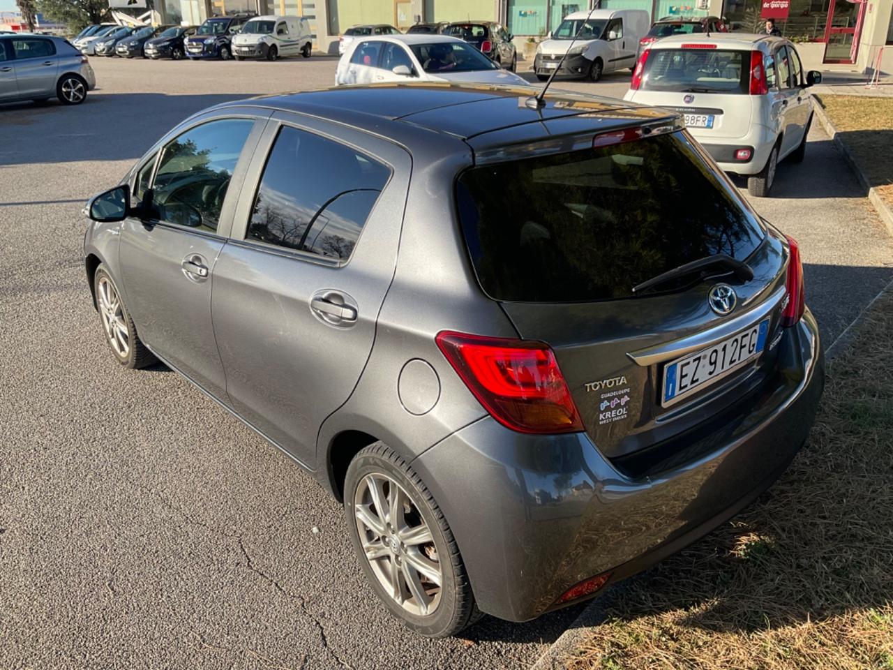 Toyota Yaris 1.5 Hybrid 5 porte by Glamour