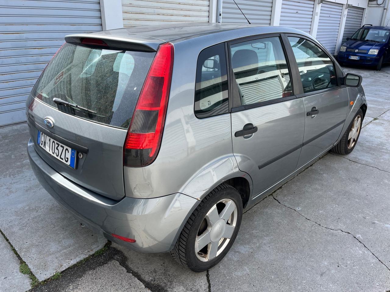 Ford Fiesta 1.4 16V 5p. Ghia