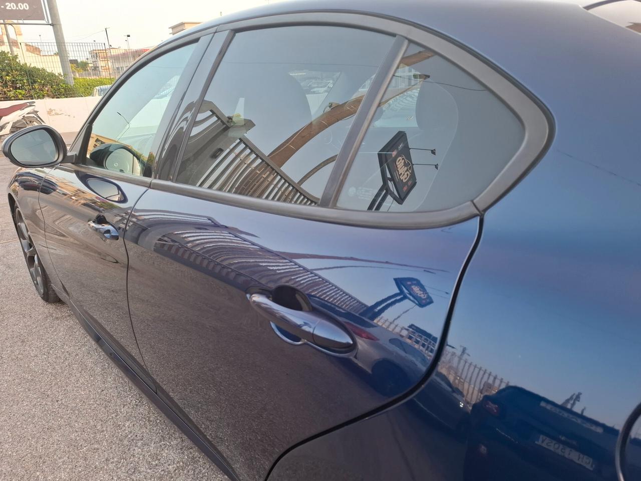 Alfa Romeo Giulia 2.2 allestimento " COMPETIZIONE "