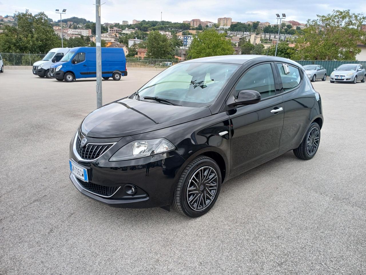 Lancia Ypsilon 1.0 HYBRID GOLD 2023